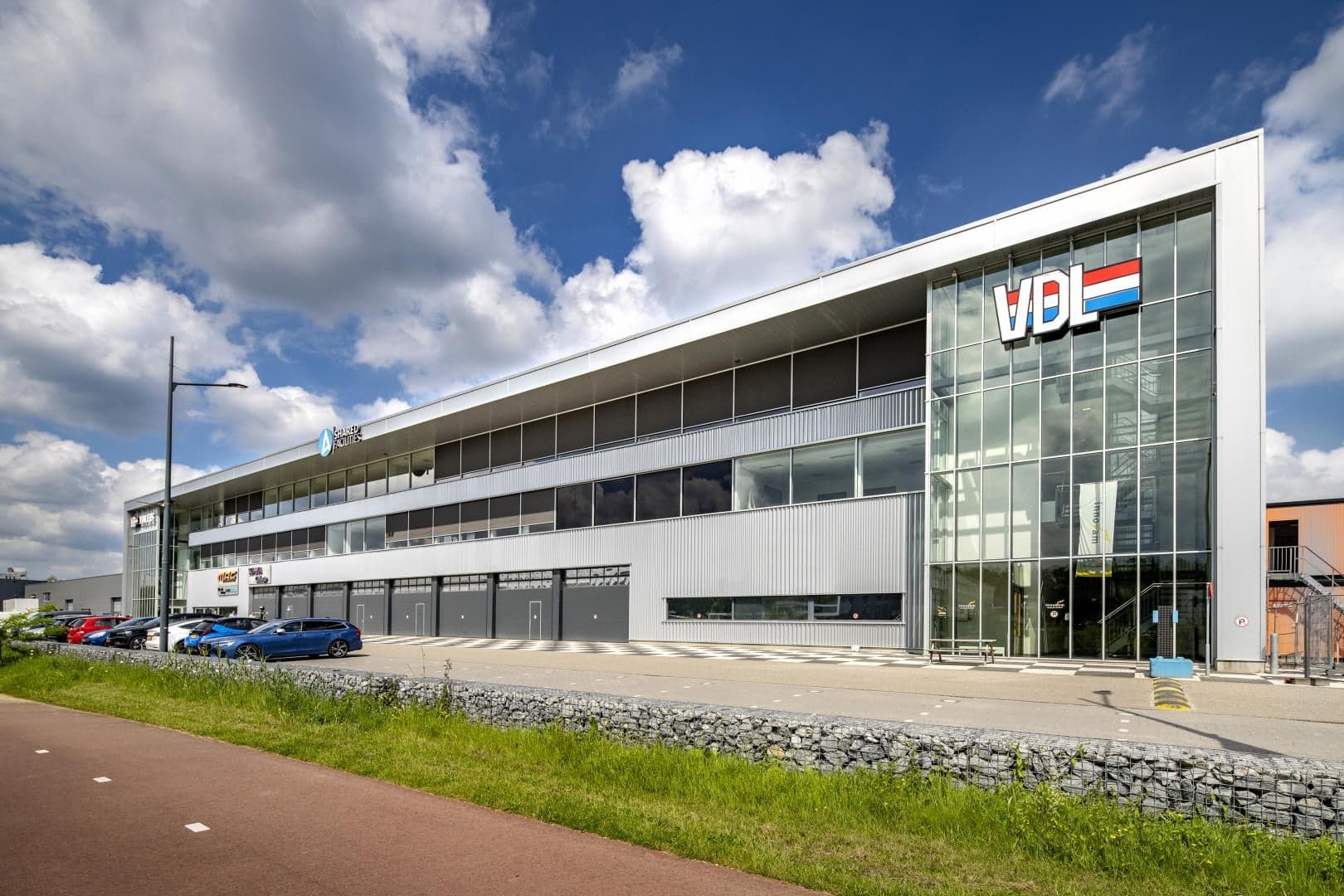 ACCELERATE SUSTAINABLE INNOVATIVE MOBILITY
AND ENERGY SOLUTIONS